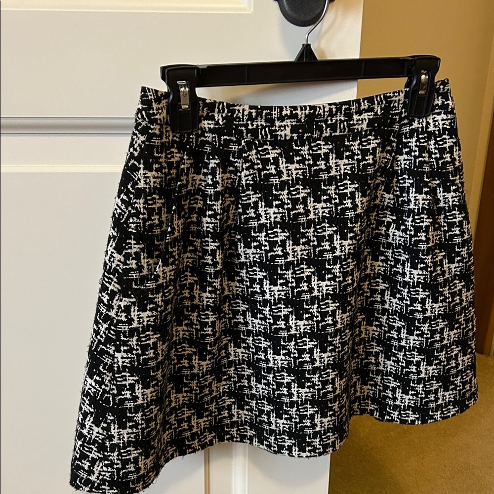 Alice + Olivia Black and Cream Textured A-line Skirt